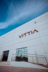 Foto da fachada do centro de distribuição de Araguaína, exibindo logo da Vittia.